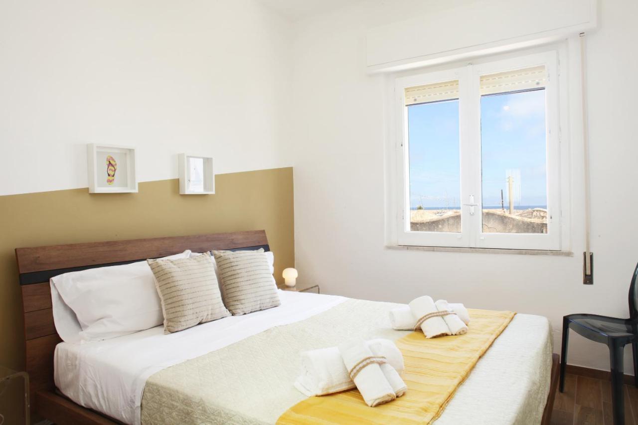 Beachside Rooms & Suites 산비토로카포 외부 사진
