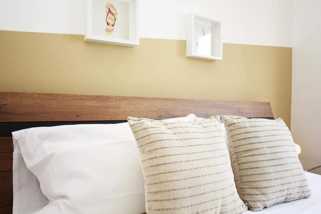Beachside Rooms & Suites 산비토로카포 외부 사진