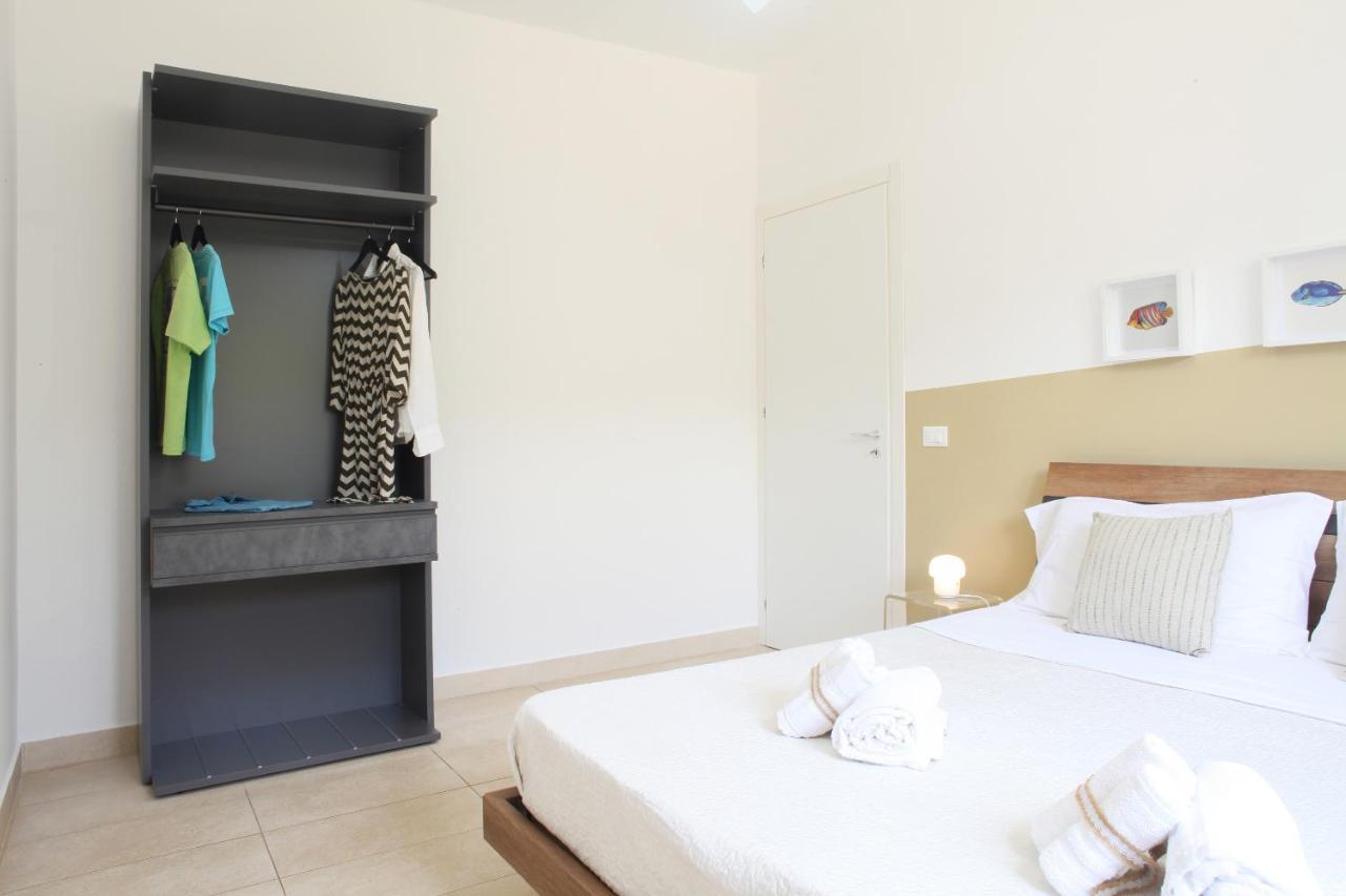 Beachside Rooms & Suites 산비토로카포 외부 사진