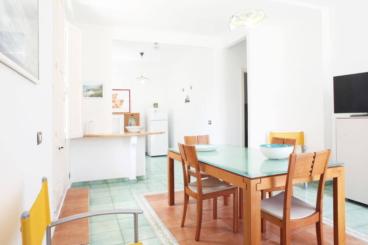 Beachside Rooms & Suites 산비토로카포 외부 사진